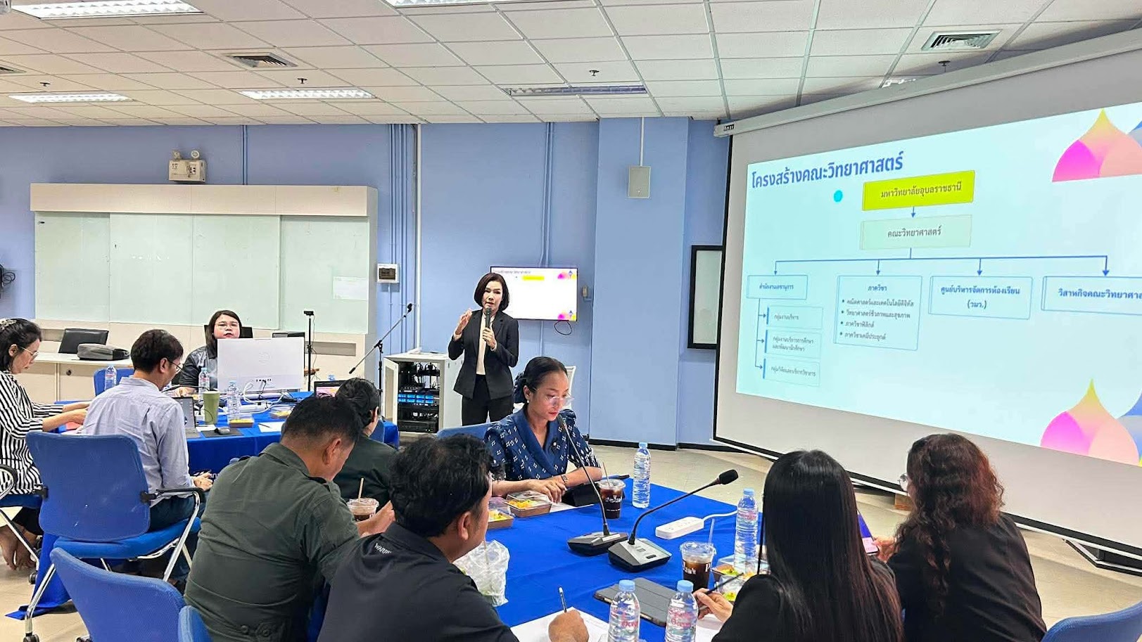 ภาพบรรยากาศประชุมทบทวนแผนโครงการ วมว. ปีงบประมาณ พ.ศ. 2570 ในวันที่ 26 พ.ค. 69 ณ ห้อง SC 131 คณะวิทยาศาสตร์ มหาวิทยาลัยอุบลราชธานี