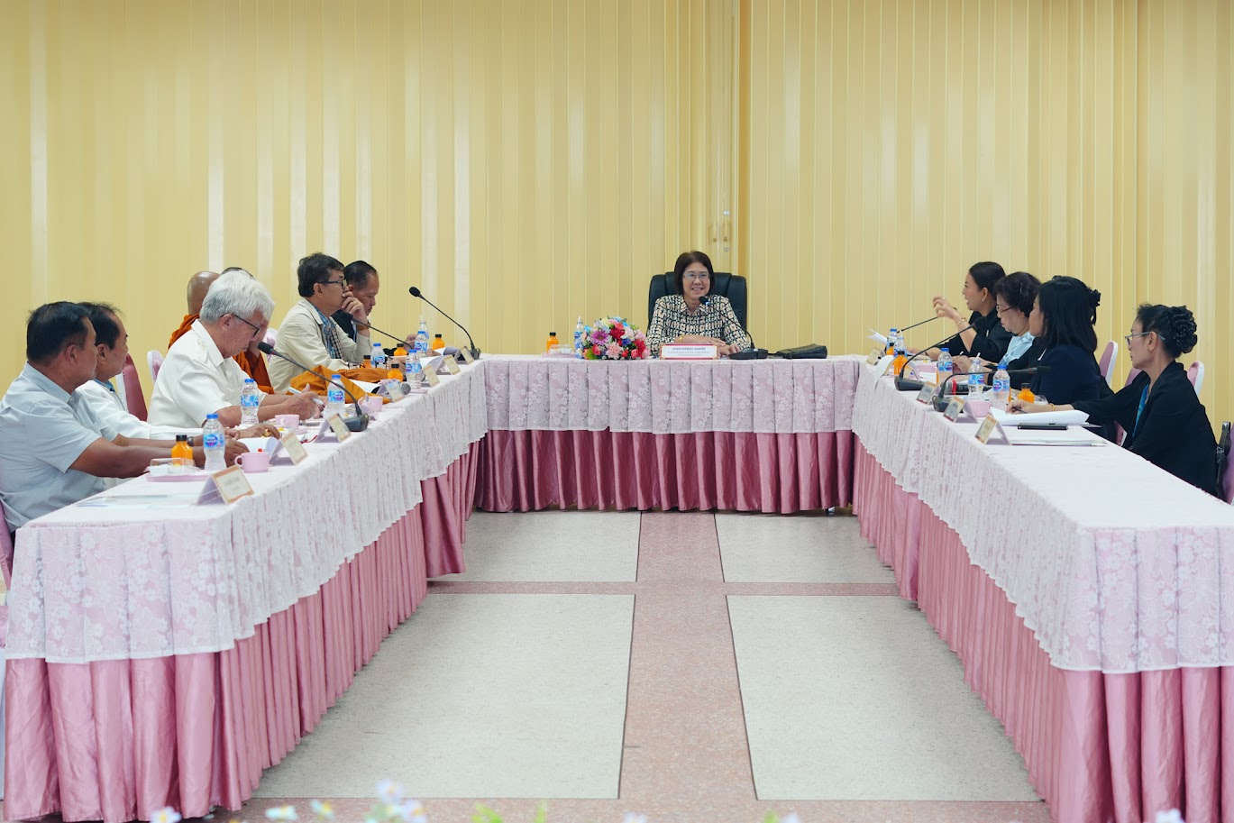 ภาพบรรยากาศ การประชุมคณะกรรมการสถานศึกษาขั้นพื้นฐาน โรงเรียนลือคำหาญวารินชำราบ ครั้งที่ 3/2569 วันศุกร์ที่ 15 พฤษภาคม 2569 ณ ห้องประชุมศรีพล อาคารเกียรติสุรนนท์ โรงเรียนลือคำหาญวารินชำราบ